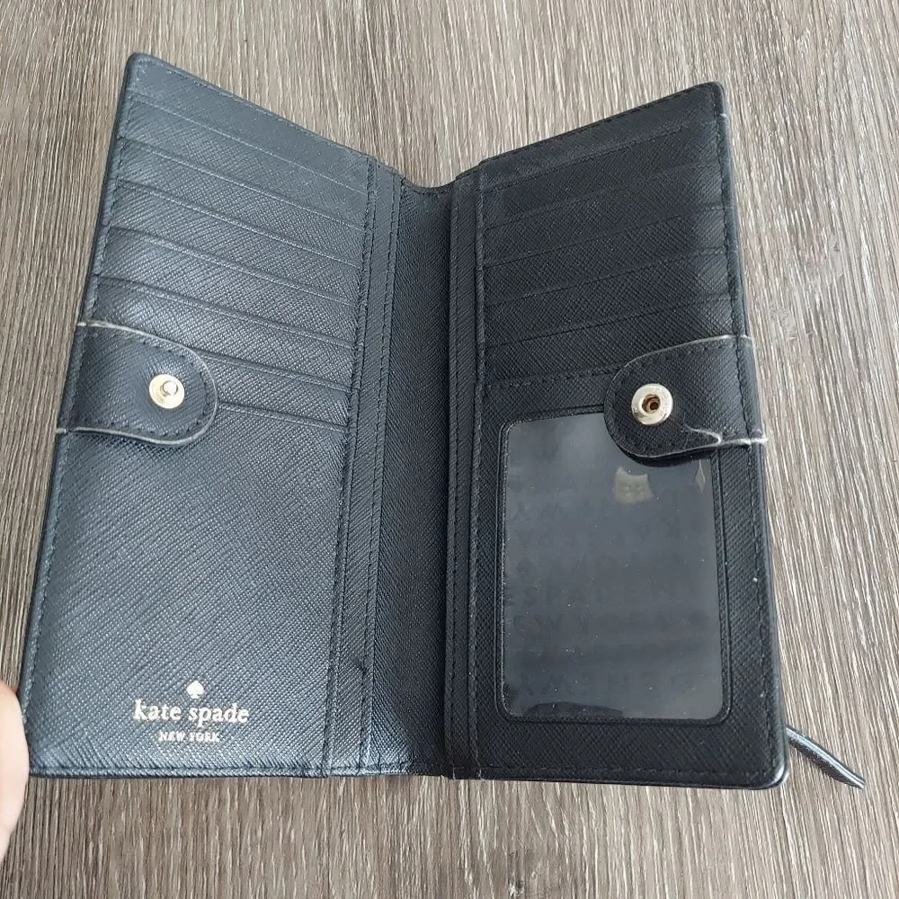 Classic Kate Spade Bifold Snap Wallet